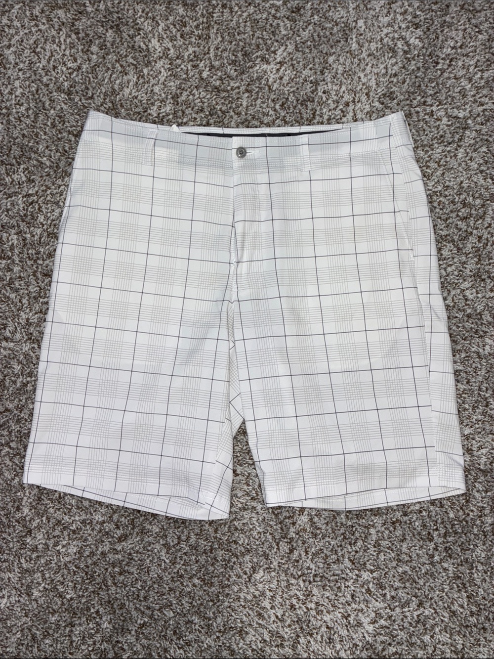 Grand Slam Mens Golf Shorts Size 36 White Gray Grid Plaid Stretch Performance